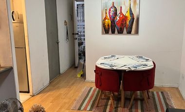 Descripción. Depto. 3 dormitorios,  1 baño, cocina cerrada, estacionamiento descubierto, 47m2. tercer piso, balcón.