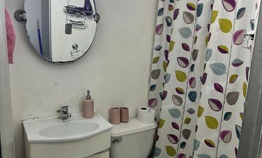 Descripción. Depto. 3 dormitorios,  1 baño, cocina cerrada, estacionamiento descubierto, 47m2. tercer piso, balcón.