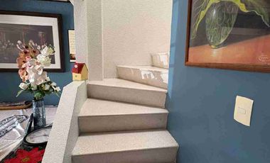 CASA EN VENTA
Ubicada en Fraccionamiento “BOSQUES DE CHAPULTEPEC” Clúster cerrado con Vigilancia 24 hrs