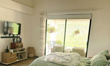 VENTA DE LUJOSA CASA CAMPESTRE DE  2.547 Mt2 DE LOTE, EN PARCELACIÓN, VÍA RIONEGRO-LA CEJA, ANTIOQUIA