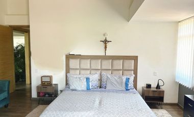 VENTA DE LUJOSA CASA CAMPESTRE DE  2.547 Mt2 DE LOTE, EN PARCELACIÓN, VÍA RIONEGRO-LA CEJA, ANTIOQUIA