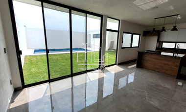 CASA CON ALBERCA EN MORELOS