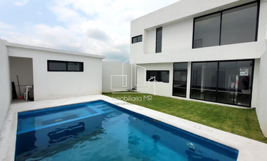 CASA CON ALBERCA EN MORELOS