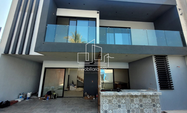 CASA CON ALBERCA EN MORELOS