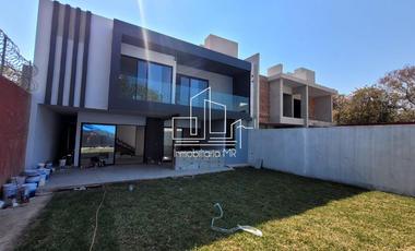 CASA CON ALBERCA EN MORELOS