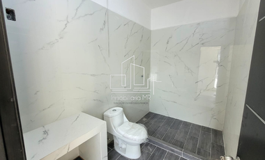 CASA CON ALBERCA EN MORELOS