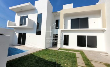CASA CON ALBERCA EN MORELOS