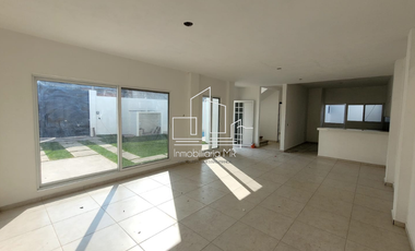 CASA CON ALBERCA EN MORELOS