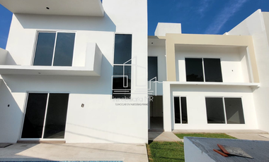 CASA CON ALBERCA EN MORELOS
