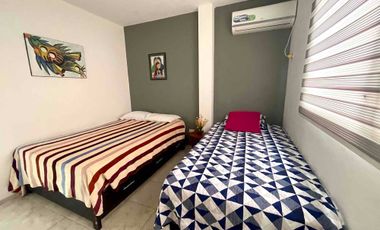 En Manta se Alquila  Casa  Amoblada de 3 dormitorios con Piscina, sector Sur - Ciudad del Sol