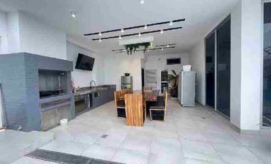 ESPECTACULAR CASA DE VENTA SECTOR C.C. LA CUADRA CON 4 HABITACIONES, ACABADOS DE LUJO