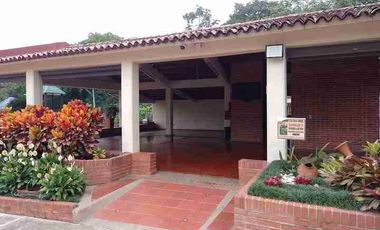 Casa En Conjunto Cerrado ( Cerca al Centro Comercial la Estación)