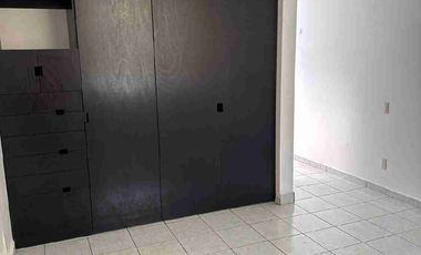 RENTA DE CASA EN COTO CERRADO