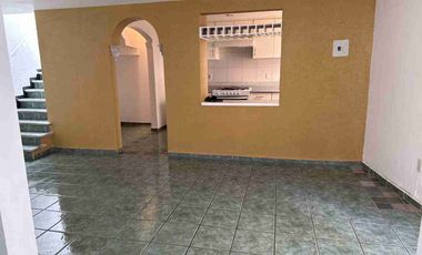 RENTA DE CASA EN COTO CERRADO