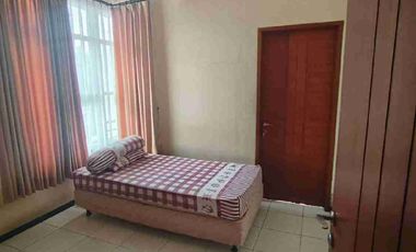 Jual Bawah Pasar, Rumah Terawat Ketintang dekat Polda Central Park AYani