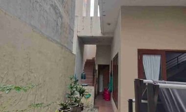 Jual Bawah Pasar, Rumah Terawat Ketintang dekat Polda Central Park AYani