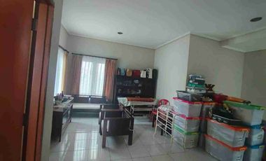 Jual Bawah Pasar, Rumah Terawat Ketintang dekat Polda Central Park AYani