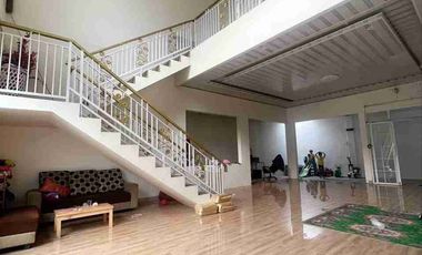 di kontrakan rumah mewah cocok buat kantor