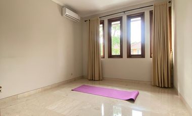 Disewa Rumah Unfurnished di Compound Tenang dan Hijau Mutiara Kemang Jakarta Selatan