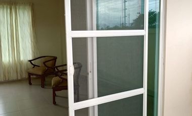 Casa de venta en conjunto privado.