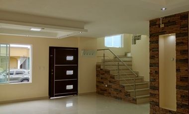 Casa de venta en conjunto privado.