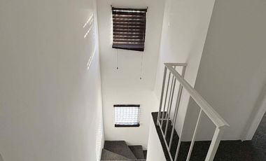 HERMOSA CASA SANTA FE CERCA DE PLAZAS COMERCIALES