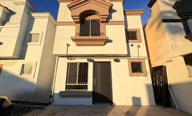 HERMOSA CASA SANTA FE CERCA DE PLAZAS COMERCIALES