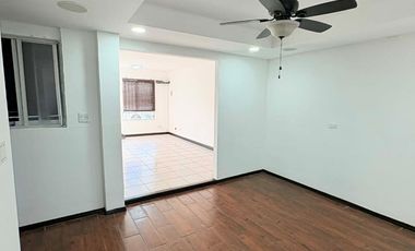 HERMOSA CASA SANTA FE CERCA DE PLAZAS COMERCIALES