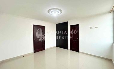 Venta de casa en Manta Beach, sur de Manta