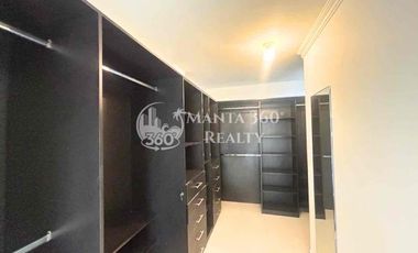 Venta de casa en Manta Beach, sur de Manta