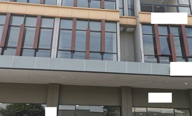 Ruko di Kawasan Vasanta Innopark, Hadap Selatan, Lokasi Strategis, Bangunan Bagus, Siap Pakai