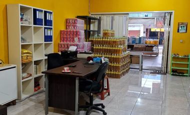 Di Jual Rumah 2 Lantai & Toko Pinggir Jalan Utama Pasar Perumnas Telukjambe