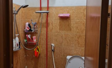 Di Jual Rumah 2 Lantai & Toko Pinggir Jalan Utama Pasar Perumnas Telukjambe