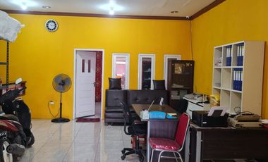 Di Jual Rumah 2 Lantai & Toko Pinggir Jalan Utama Pasar Perumnas Telukjambe