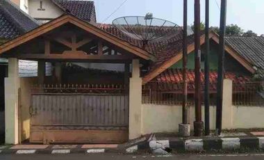 RUMAH DI PUSAT KOTA SUKABUMI