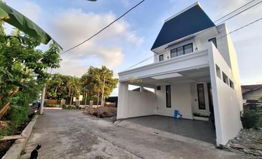 RUMAH MEWAH SIAP HUNI FURNISHED DI MAGUWOHARJO