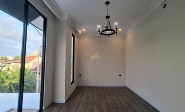 RUMAH MEWAH SIAP HUNI FURNISHED DI MAGUWOHARJO