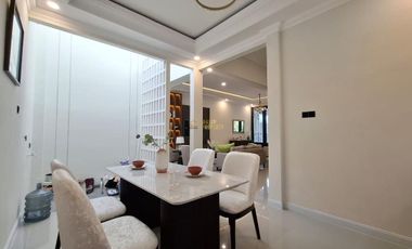 RUMAH MEWAH SIAP HUNI FURNISHED DI MAGUWOHARJO