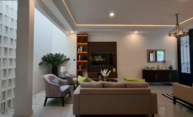 RUMAH MEWAH SIAP HUNI FURNISHED DI MAGUWOHARJO