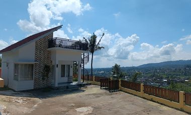 Dijual Villa Pemandangan Bagus Lokasi Karangpandan, Karanganyar