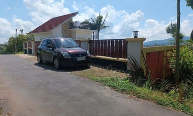 Dijual Villa Pemandangan Bagus Lokasi Karangpandan, Karanganyar