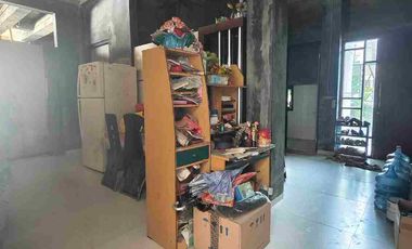 Rumah besar tengah kota