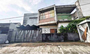 Rumah besar tengah kota