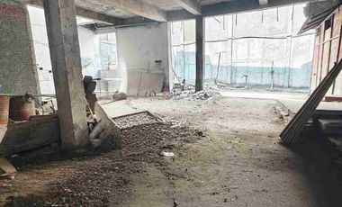 Rumah besar tengah kota