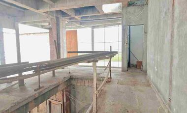 Rumah besar tengah kota