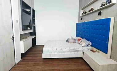 Rumah besar tengah kota