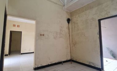 DIJUAL MURAH RUMAH BESAR SECOND KONDISI BAGUS