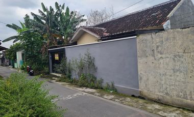DIJUAL MURAH RUMAH BESAR SECOND KONDISI BAGUS