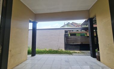 DIJUAL MURAH RUMAH BESAR SECOND KONDISI BAGUS