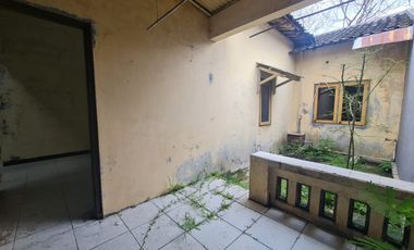 DIJUAL MURAH RUMAH BESAR SECOND KONDISI BAGUS